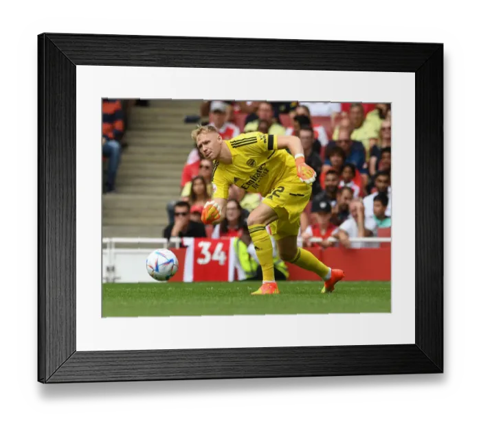 Framed Print : Arsenal's Aaron Ramsdale in Action: Arsenal vs Sevilla, Emirates Cup 2022 Framed Print : Arsenal's Aaron Ramsdale in Action: Arsenal vs Sevilla, Emirates Cup 2022