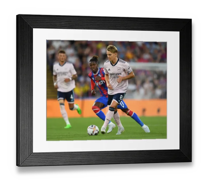 Framed Print : Arsenal's Martin Odegaard Shines: Crystal Palace vs Arsenal, Premier League 2022-23