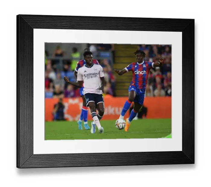 Framed Print : Thomas Partey Faces Pressure from Eberechi Eze in Crystal Palace vs Arsenal Premier League Clash (2022-23)