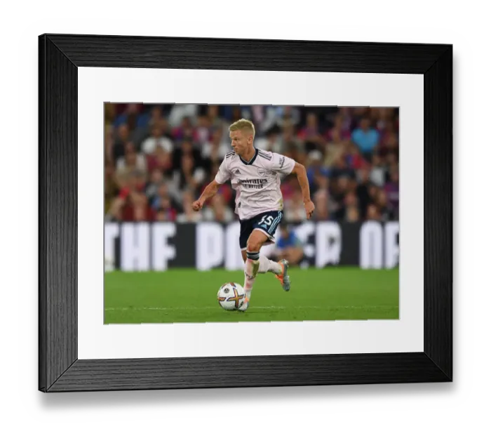 Framed Print : Zinchenko in Action: Crystal Palace vs Arsenal, 2022-23 Premier League Framed Print : Zinchenko in Action: Crystal Palace vs Arsenal, 2022-23 Premier League