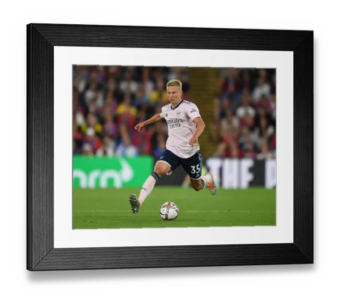 Framed Print : Arsenal's Zinchenko in Action: 2022-23 Premier League Match against Crystal Palace