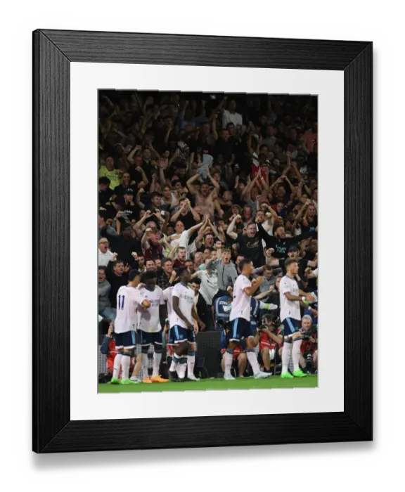 Framed Print : Arsenal Fans Euphoria: The Unforgettable Second Goal vs. Crystal Palace (2022-23 Premier League)