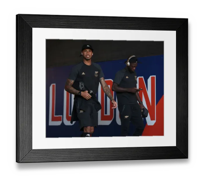 Framed Print : Gabriel Magalhaes Gears Up: Arsenal vs Crystal Palace, Premier League 2022-23