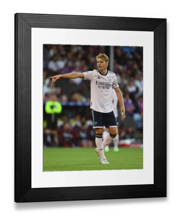 Framed Print : Martin Odegaard in Action: Arsenal vs Crystal Palace, Premier League 2022-23