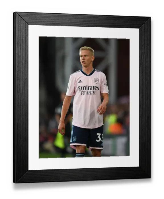 Framed Print : Zinchenko in Action: Crystal Palace vs Arsenal, 2022-23 Premier League Framed Print : Zinchenko in Action: Crystal Palace vs Arsenal, 2022-23 Premier League