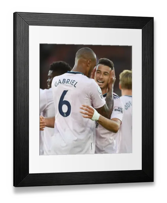 Framed Print : Martinelli Scores Debut Goal: Arsenal Kick Off New Season with Win over Crystal Palace Framed Print : Martinelli Scores Debut Goal: Arsenal Kick Off New Season with Win over Crystal Palace
