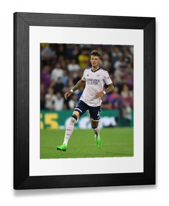 Framed Print : Arsenal's Ben White in Action: 2022-23 Premier League - Crystal Palace vs Arsenal