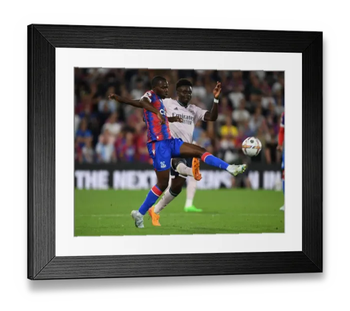 Framed Print : London Rivalry: Saka vs Mitchell - Crystal Palace vs Arsenal, 2022-23 Premier League