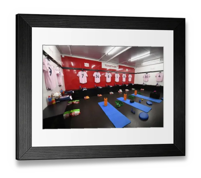 Framed Print : Arsenal FC: Pre-Match Huddle at Crystal Palace's Selhurst Park (2022-23 Premier League)