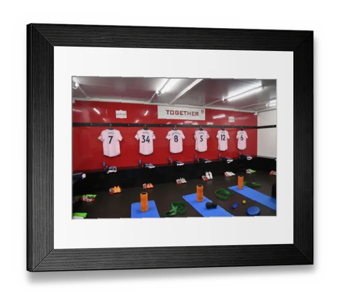 Framed Print : Arsenal FC: Pre-Match Focus at Crystal Palace (2022-23 Premier League)