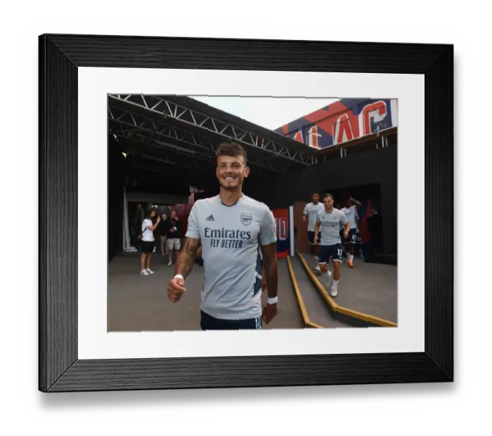 Framed Print : Arsenal's Ben White Prepares for Crystal Palace Clash in 2022-23 Premier League