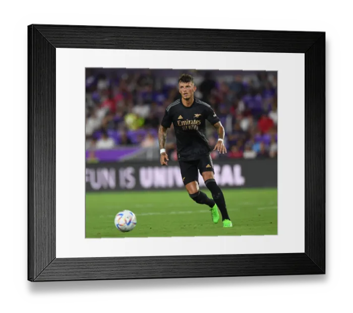 Framed Print : Arsenal's Ben White Trains with Orlando City SC During 2022-23 Pre-Season Friendly Framed Print : Arsenal's Ben White Trains with Orlando City SC During 2022-23 Pre-Season Friendly