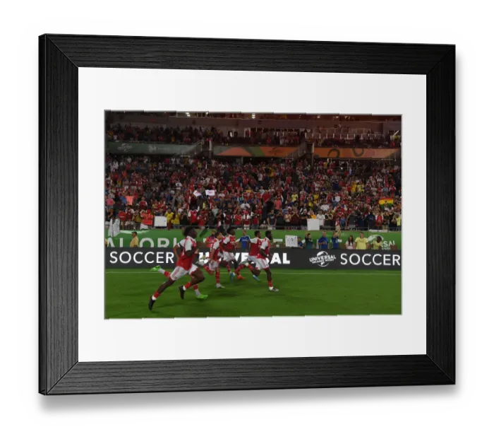 Framed Print : Arsenal and Chelsea Face Off in Florida Cup Pre-Season Friendly