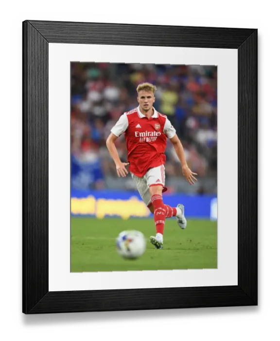 Framed Print : Arsenal's Rob Holding in Pre-Season Action: A Closer Look at the Gunners Training in Baltimore, 2022