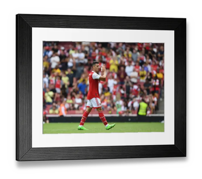 Framed Print : Arsenal's Gabriel Martinelli Bids Farewell to Fans after Substitution during Arsenal vs Sevilla Emirates Cup Match, 2022 Framed Print : Arsenal's Gabriel Martinelli Bids Farewell to Fans after Substitution during Arsenal vs Sevilla Emirates Cup Match, 2022