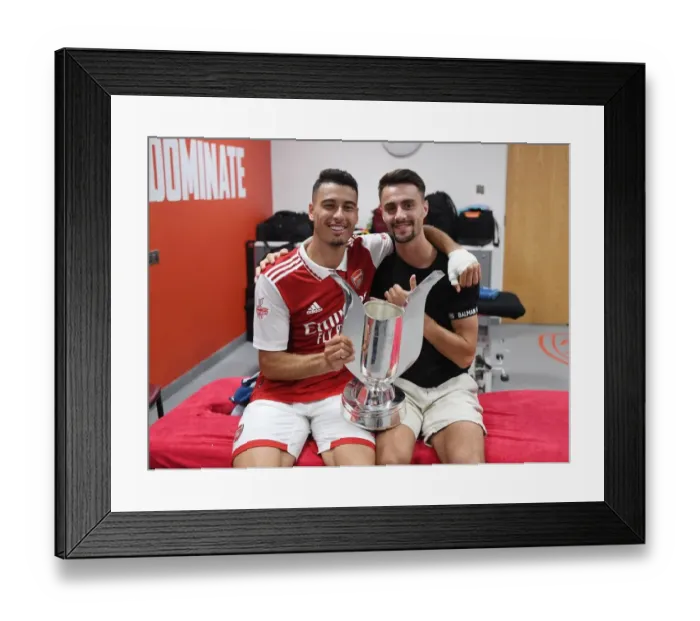 Framed Print : Arsenal's Martinelli and Vieira Lift Emirates Cup after Arsenal vs Sevilla Friendly