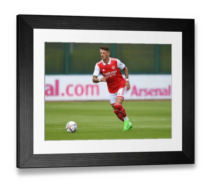 Framed Print : Arsenal's Ben White Shines: Arsenal 1-0 Ipswich Town (July 2022) - Pre-Season Victory