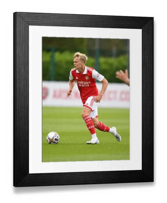 Framed Print : Arsenal FC Training: Matt Smith in Action against Ipswich Town (Pre-Season Friendly 2022-23)