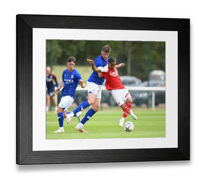 Framed Print : Arsenal's Omari Hutchinson Shines in Pre-Season Friendly Against Ipswich Town Framed Print : Arsenal's Omari Hutchinson Shines in Pre-Season Friendly Against Ipswich Town