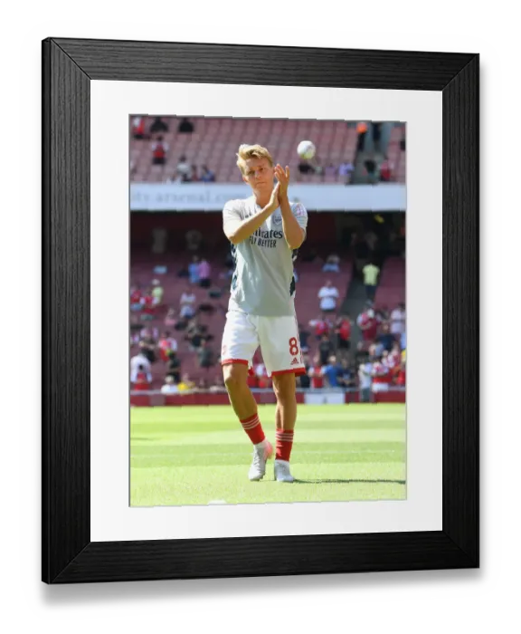 Framed Print : Arsenal's Martin Odegaard Prepares for Leicester City Clash in 2022-23 Premier League