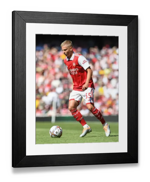 Framed Print : Arsenal vs Leicester City: Zinchenko in Action at the Emirates Stadium (Premier League 2022-23) Framed Print : Arsenal vs Leicester City: Zinchenko in Action at the Emirates Stadium (Premier League 2022-23)
