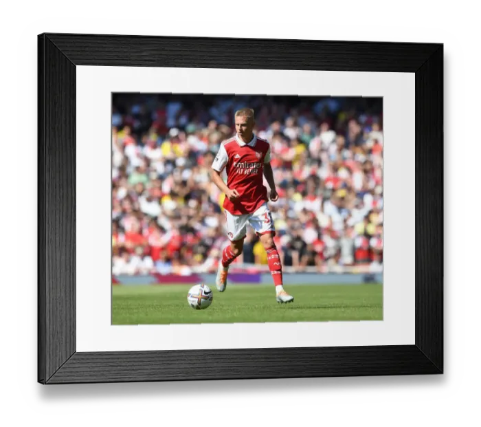 Framed Print : Arsenal's Zinchenko in Action against Leicester City - Premier League 2022-23