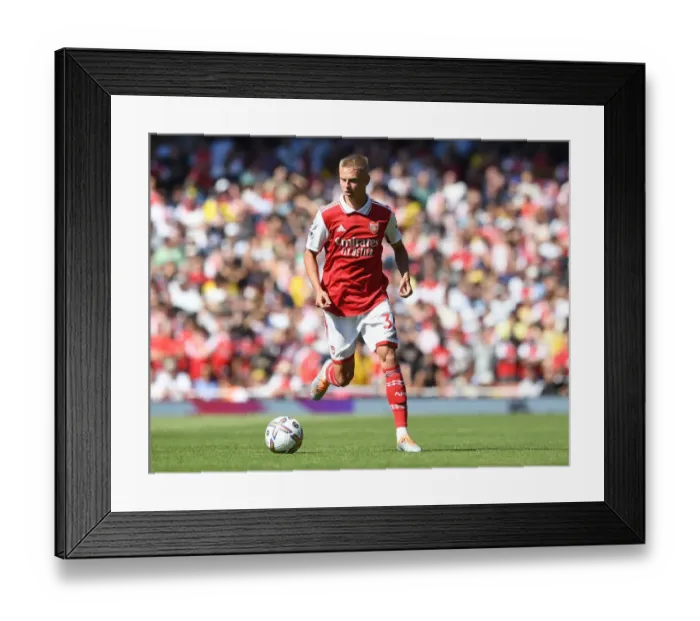 Framed Print : Zinchenko in Action: Arsenal vs. Leicester City, Premier League 2022-23