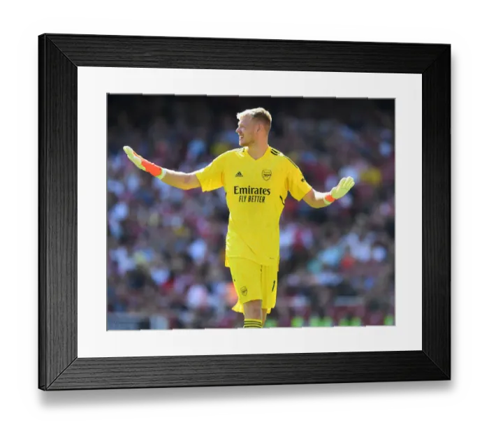 Framed Print : Arsenal's Aaron Ramsdale Makes Debut: Arsenal vs Leicester City (2022-23 Premier League)