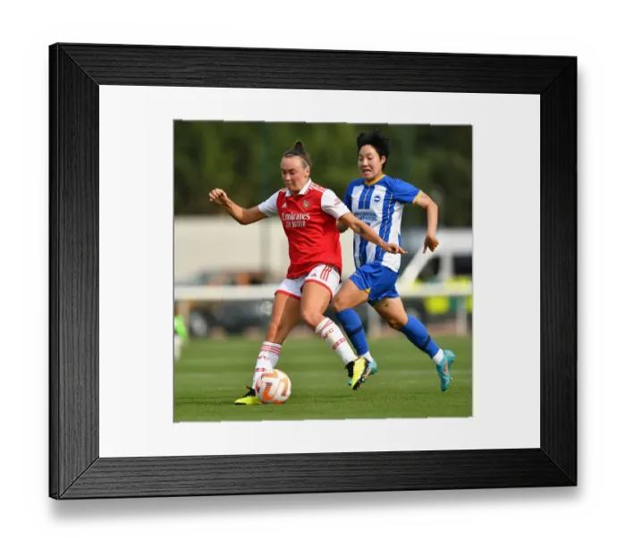 Framed Print : Arsenal's Caitlin Foord Shines in Pre-Season Friendly Against Brighton & Hove Albion Women