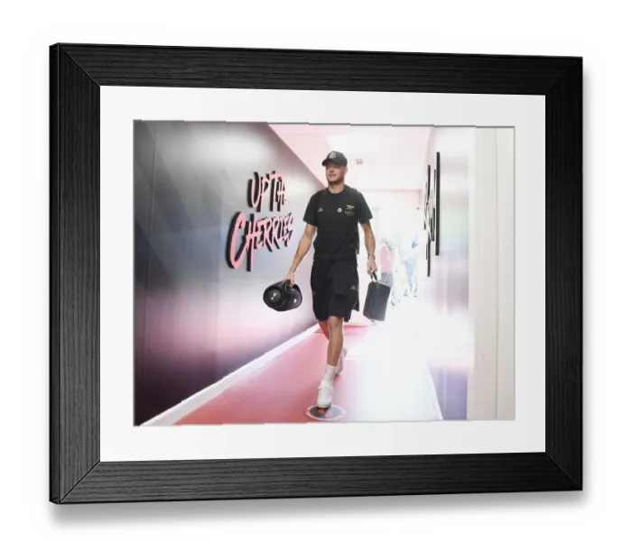 Framed Print : Arsenal's Aaron Ramsdale Prepares for AFC Bournemouth Clash in 2022-23 Premier League Framed Print : Arsenal's Aaron Ramsdale Prepares for AFC Bournemouth Clash in 2022-23 Premier League