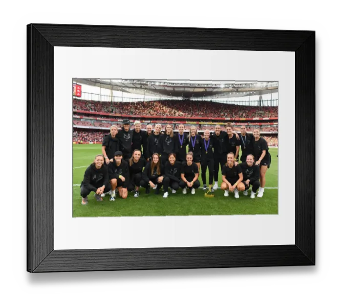 Framed Print : Arsenal Women's Team Half Time Gathering at Emirates Stadium during Arsenal v Fulham Match, 2022-23