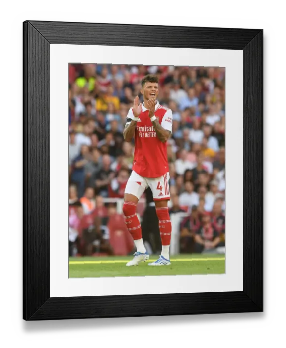 Framed Print : Arsenal's Ben White in Action: Arsenal vs. Fulham, 2022-23 Premier League