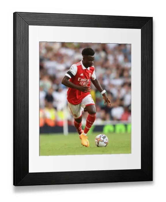 Framed Print : Arsenal's Bukayo Saka in Action: Arsenal vs. Fulham, 2022-23 Premier League Framed Print : Arsenal's Bukayo Saka in Action: Arsenal vs. Fulham, 2022-23 Premier League
