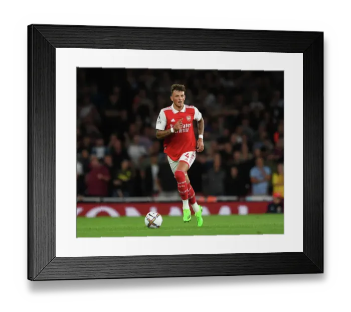 Framed Print : Arsenal's Ben White in Action: Arsenal vs Aston Villa (2022-23 Premier League)
