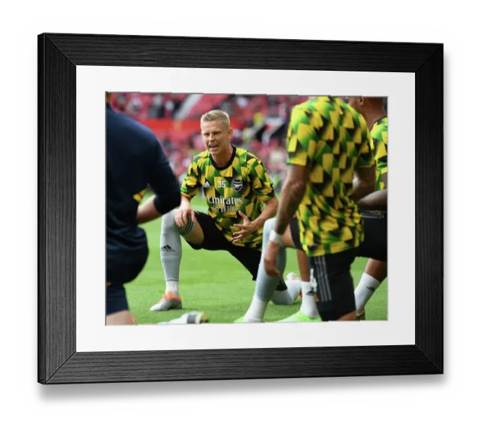 Framed Print : Arsenal's Zinchenko Gears Up for Manchester United Clash in Premier League (2022-23) Framed Print : Arsenal's Zinchenko Gears Up for Manchester United Clash in Premier League (2022-23)