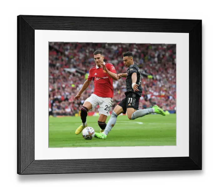 Framed Print : Martinelli vs Dalot: A Tense Battle in the Manchester United vs Arsenal Premier League Clash (2022-23) Framed Print : Martinelli vs Dalot: A Tense Battle in the Manchester United vs Arsenal Premier League Clash (2022-23)