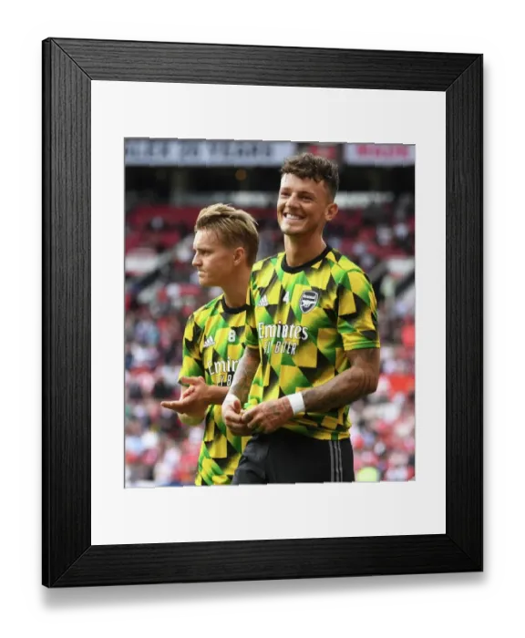 Framed Print : Arsenal's Ben White Faces Manchester United in 2022-23 Premier League Clash Framed Print : Arsenal's Ben White Faces Manchester United in 2022-23 Premier League Clash