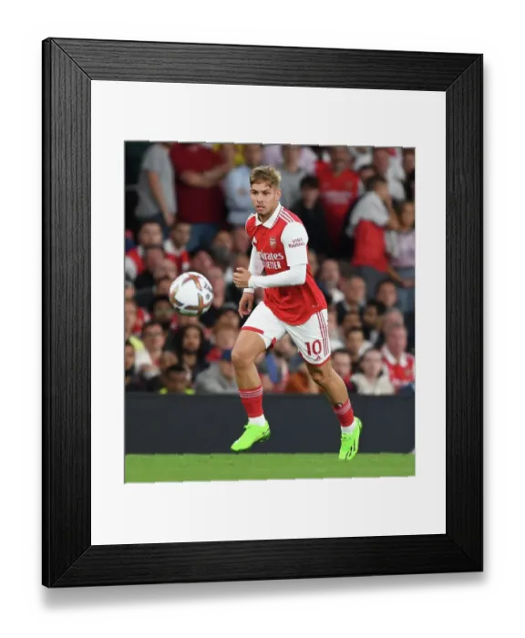 Framed Print : Emile Smith Rowe Stars: Arsenal's Standout Performance Against Aston Villa in Premier League