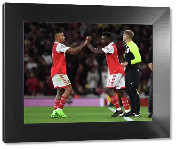 Arsenal's Jesus and Nketiah in Action: Arsenal FC vs. Aston Villa, Premier League 2022-23