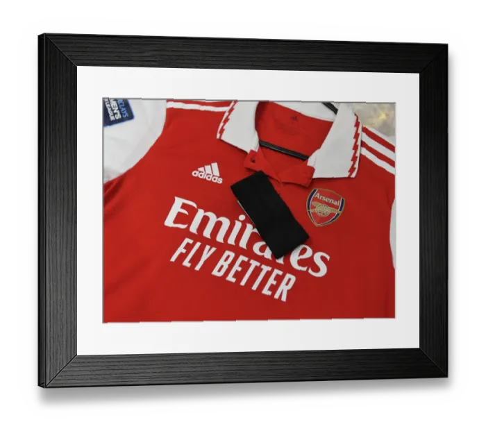 Framed Print : Arsenal Women Pay Tribute to The Queen: Mourning in Black at Arsenal vs. Brighton & Hove Albion WFC, FA Womens Super League