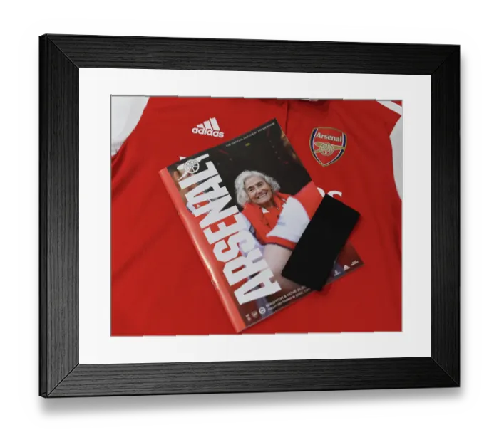Framed Print : Arsenal Women Pay Tribute: Mourning the Queen in Football - Arsenal WFC vs. Brighton & Hove Albion WFC