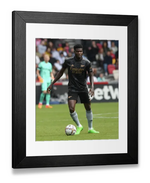 Framed Print : Thomas Partey in Action: Brentford vs Arsenal, Premier League 2022-23