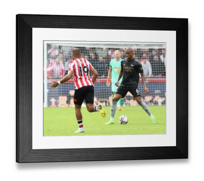 Framed Print : Gabriel Magalhaes in Action: Brentford vs Arsenal, Premier League 2022-23