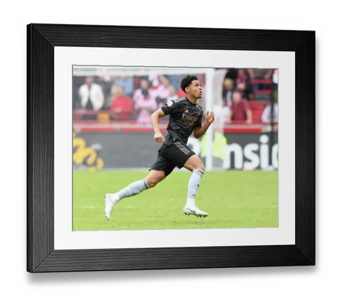 Framed Print : Arsenal's Ethan Nwaneri Shines in Brentford's Premier League Showdown Framed Print : Arsenal's Ethan Nwaneri Shines in Brentford's Premier League Showdown