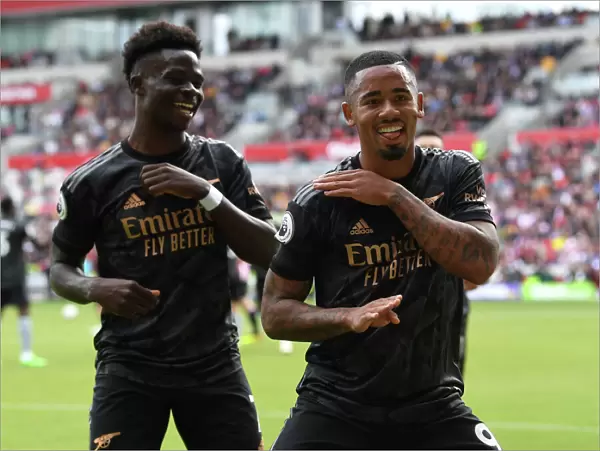 Gabriel Jesus and Bukayo Saka Celebrate Arsenal's Second Goal vs Brentford (2022-23)