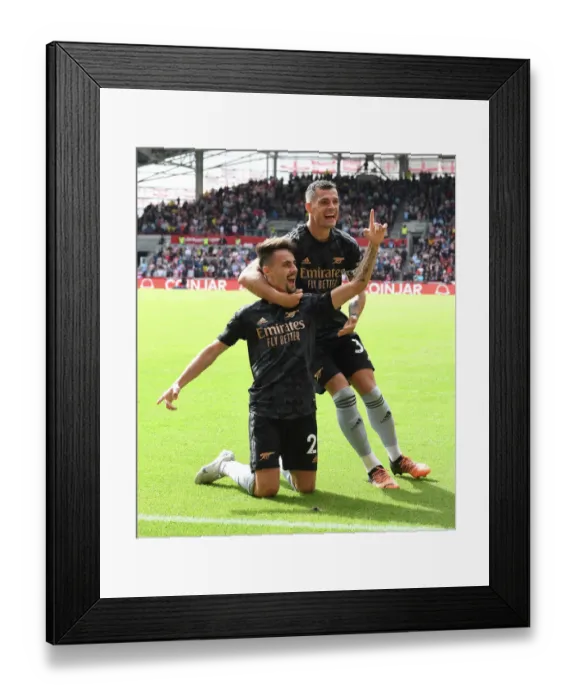 Framed Print : Fabio Vieira's Brace: Arsenal Cruise Past Brentford in Premier League Clash
