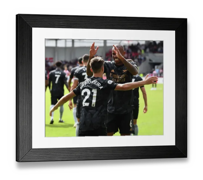 Framed Print : Arsenal Face Off Against Brentford in Premier League Showdown Framed Print : Arsenal Face Off Against Brentford in Premier League Showdown