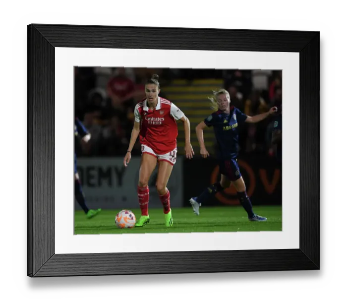 Framed Print : Vivianne Miedema in Action: Arsenal vs Ajax, UEFA Women's Champions League