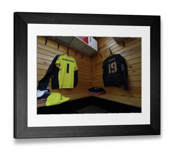 Framed Print : Arsenal Women Ready for Ajax Showdown: Champions League Kit Unveiled