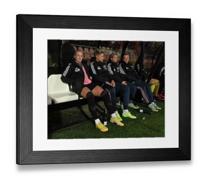Framed Print : Arsenal's Beth Mead Prepares for AFC Ajax Showdown in UEFA Women's Champions League Framed Print : Arsenal's Beth Mead Prepares for AFC Ajax Showdown in UEFA Women's Champions League